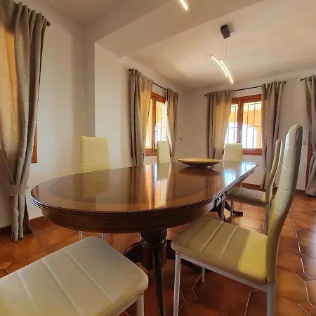 Villa Ca'n Roser *