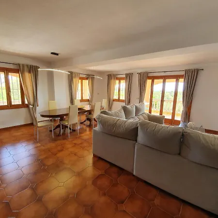 Villa Ca'n Roser *
